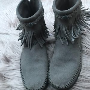 Adorable moccasins booties!! Size 10